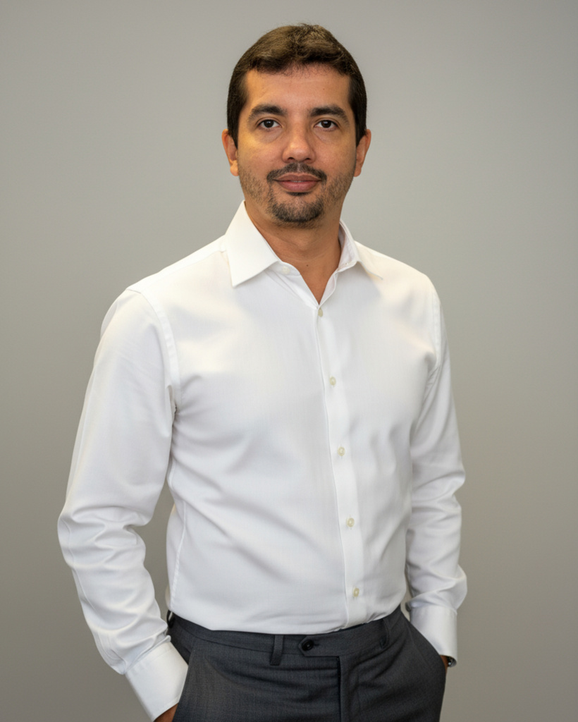 Dr. Genysson Santos Araujo